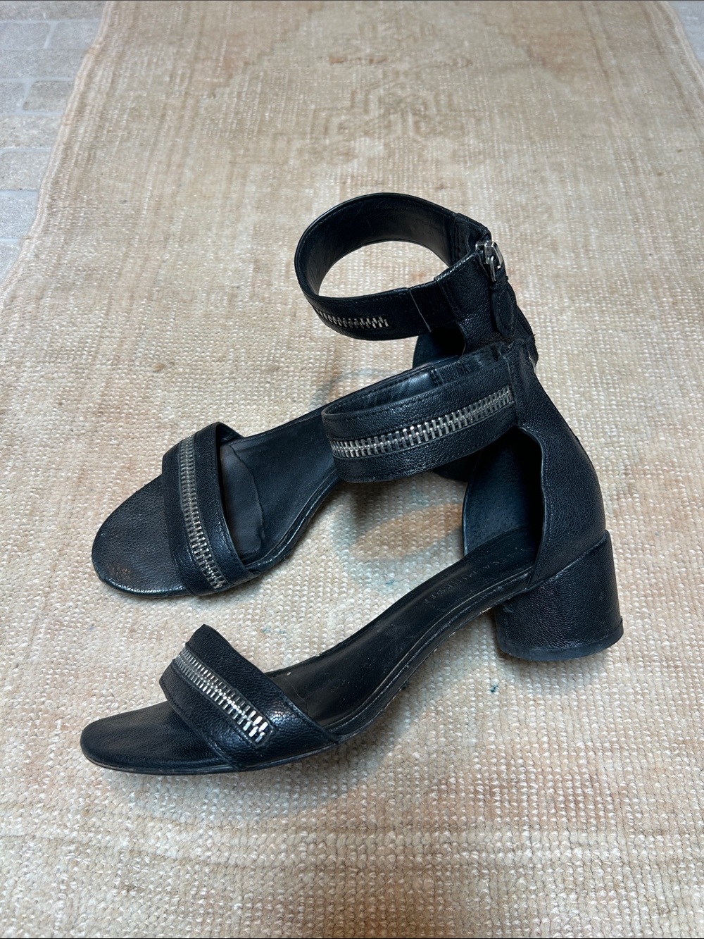 Rebecca minkoff black leather sandals sz 7